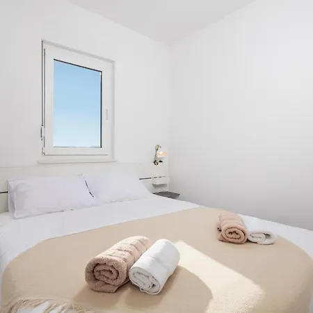 Hendrix * Novi Vinodolski