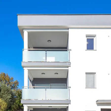 Hendrix Apartment