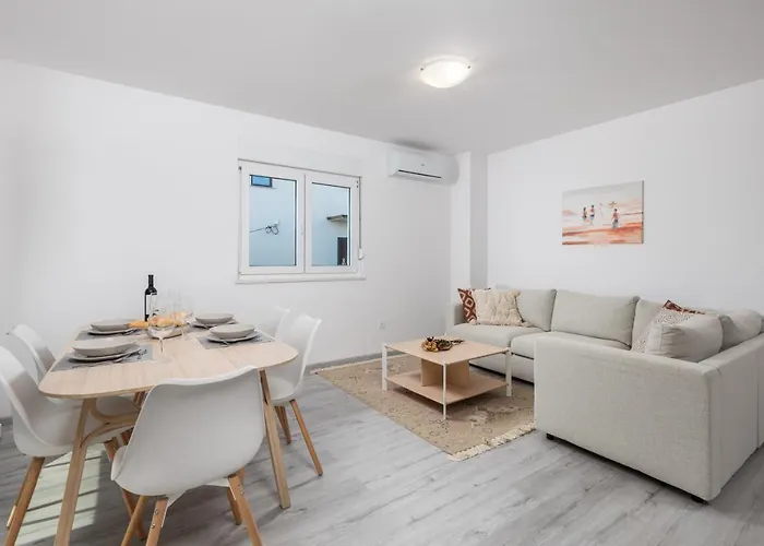 Hendrix Apartment Novi Vinodolski